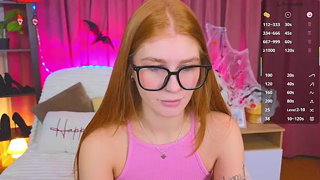 JuliaPowers  online show from October 28, 2025, 5:08 am