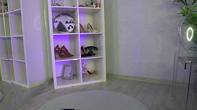 Snapshot of EveWilder chatting on February 5, 2026, 5:47 am EveWilder online show from February 5, 2026, 5:47 am