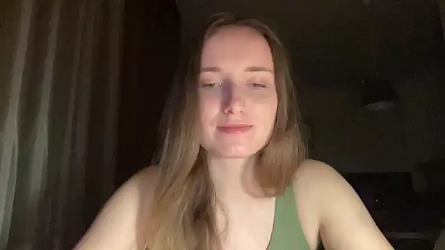 Elanyraa online show from October 9, 2025, 7:14 pm