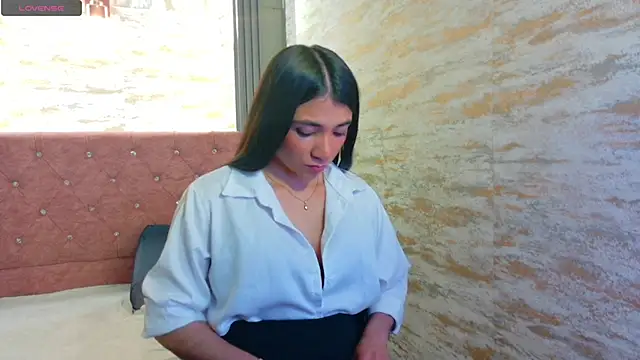 Aurora jones11 online show from September 25, 2025, 3:34 am