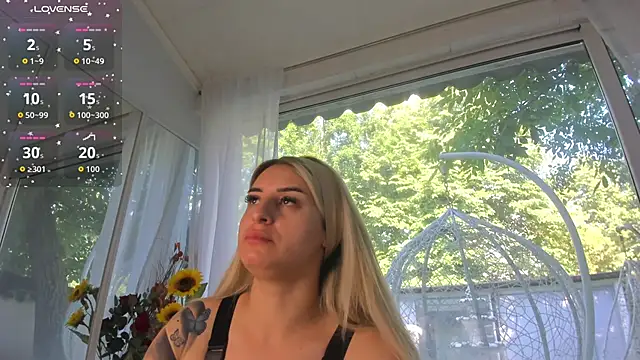 Snapshot of Ella_Vee chatting on June 11, 2026, 6:21 am Ella Vee online show from June 11, 2026, 6:21 am