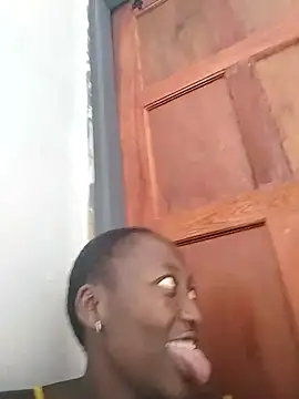 Snapshot of Melanin2002 chatting on April 9, 2026, 9:37 am Melanin2002 online show from April 9, 2026, 9:37 am