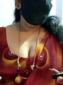 luci-queen online show from May 15, 2026, 5:22 pm