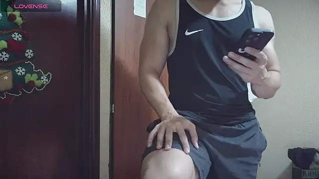 Snapshot of cris2428 chatting on November 15, 2025, 2:15 am cris2428 online show from November 15, 2025, 2:15 am