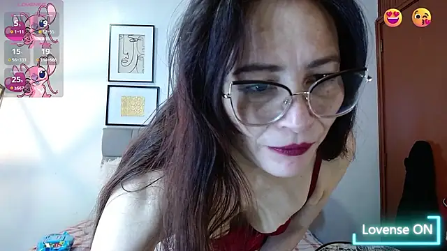  naomi s online show from November 23, 2025, 1:54 pm