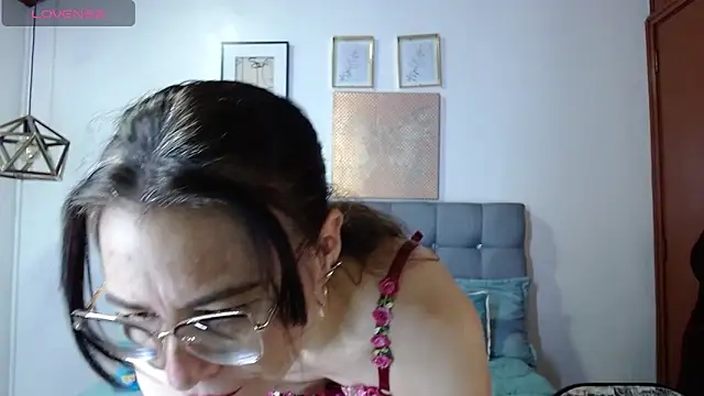  naomi s online show from November 30, 2025, 1:45 pm