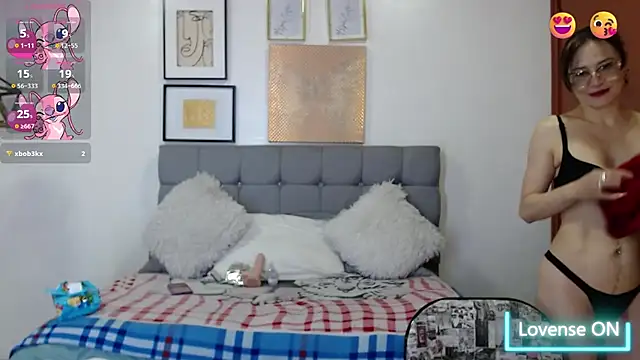  naomi s online show from November 13, 2025, 3:49 pm