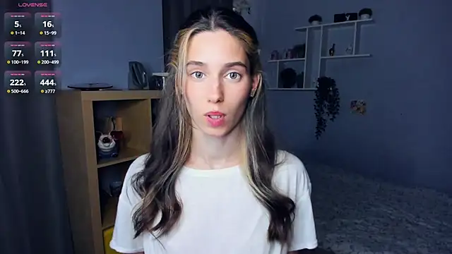 AntonettaTarring online show from September 19, 2025, 7:23 am