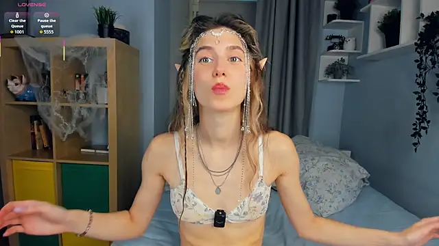 AntonettaTarring online show from November 1, 2025, 7:24 am