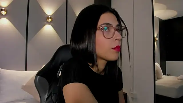 Snapshot of desireee_ chatting on October 28, 2025, 12:26 pm desireee online show from October 28, 2025, 12:26 pm