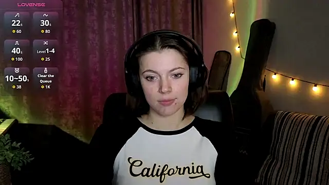 CutieAnny online show from February 26, 2026, 8:09 pm