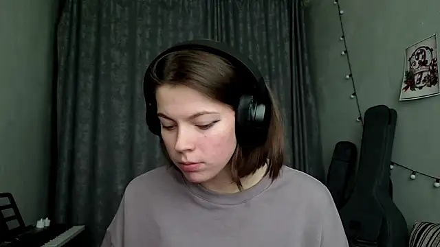 CutieAnny online show from February 5, 2026, 6:09 am