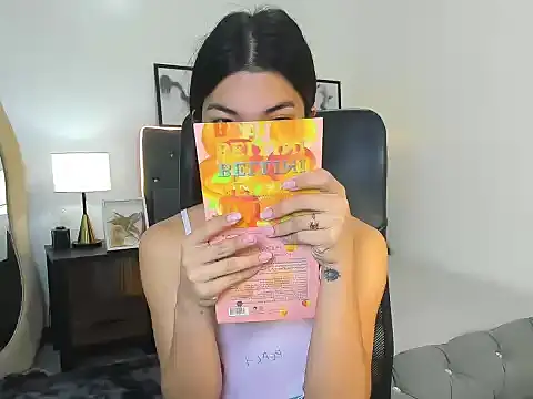 Snapshot of CassieSommereux chatting on October 8, 2025, 5:09 am CassieSommereux online show from October 8, 2025, 5:09 am