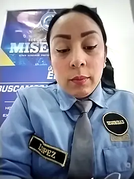 CRISTAL  11 online show from November 21, 2025, 12:15 pm