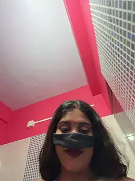 V-Hot-Sweti online show from July 4, 2026, 2:54 pm