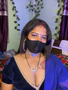 Snapshot of V-Hot-Sweti chatting on September 28, 2025, 6:15 pm V-Hot-Sweti online show from September 28, 2025, 6:15 pm