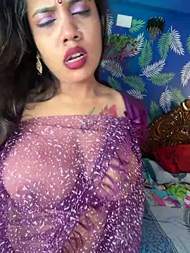 Snapshot of V-Hot-Sweti chatting on June 19, 2026, 8:03 pm V-Hot-Sweti online show from June 19, 2026, 8:03 pm