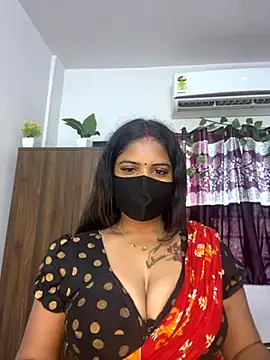Snapshot of V-Hot-Sweti chatting on October 4, 2025, 8:49 am V-Hot-Sweti online show from October 4, 2025, 8:49 am