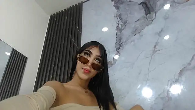 CamelyHott online show from October 12, 2025, 7:26 pm