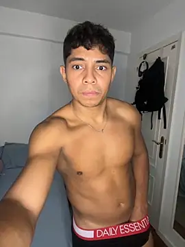 eduin069 online show from September 19, 2025, 10:58 pm