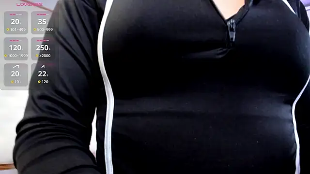 Manelyk evanss  online show from October 10, 2025, 9:21 am