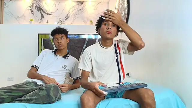 LONDON BOYS1 online show from October 26, 2025, 1:39 am