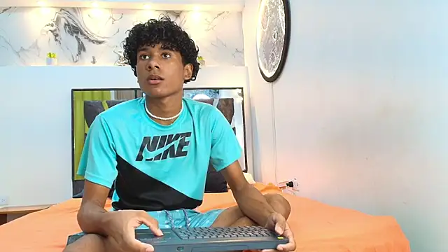 LONDON BOYS1 online show from October 15, 2025, 1:15 am