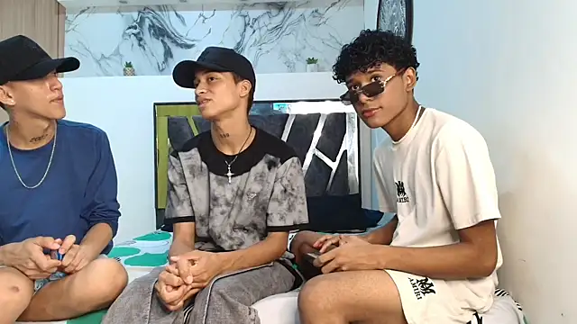 LONDON BOYS1 online show from November 25, 2025, 1:17 am