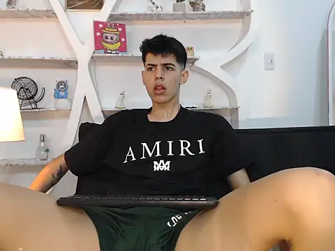 Snapshot of YOUNGS_GUYS chatting on September 11, 2025, 1:38 am YOUNGS GUYS online show from September 11, 2025, 1:38 am