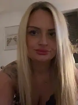 Seductive-SkyeXXX online show from November 18, 2025, 8:12 pm