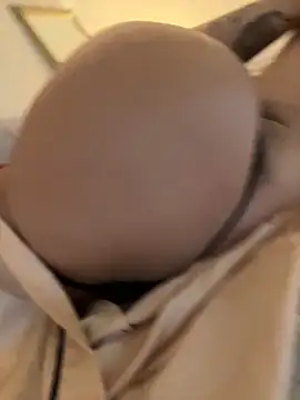 Seductive-SkyeXXX online show from October 11, 2025, 5:14 pm