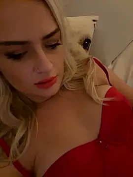 Seductive-SkyeXXX online show from November 11, 2025, 6:47 pm