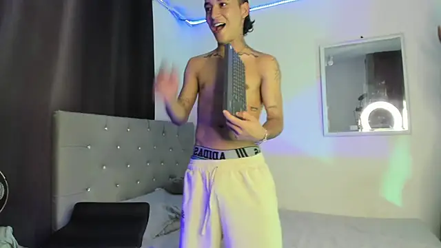 Snapshot of twinkDuohot chatting on January 16, 2026, 6:39 am twinkDuohot online show from January 16, 2026, 6:39 am