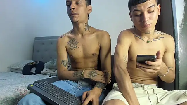 twinkDuohot online show from April 9, 2026, 5:53 am