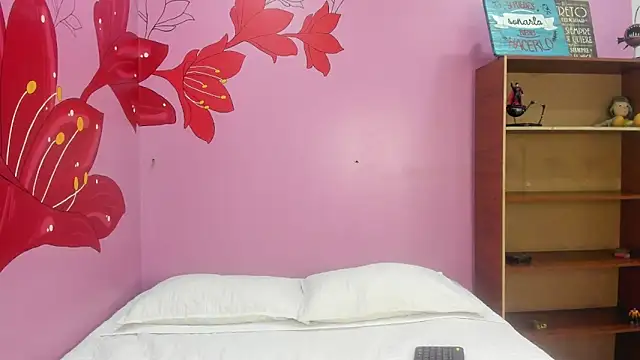 ValentinaLuxee online show from October 6, 2025, 8:09 pm