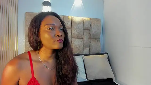 Snapshot of luna__moretti chatting on September 18, 2025, 12:52 pm luna moretti online show from September 18, 2025, 12:52 pm
