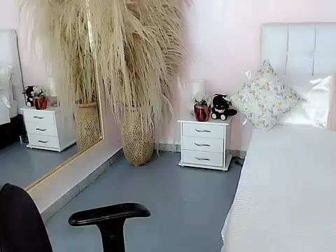 Snapshot of samantha_bliss chatting on November 2, 2025, 11:59 am samantha bliss online show from November 2, 2025, 11:59 am