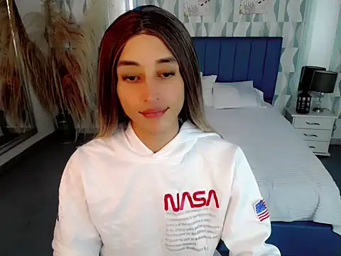 Snapshot of samantha_bliss chatting on October 16, 2025, 7:11 pm samantha bliss online show from October 16, 2025, 7:11 pm