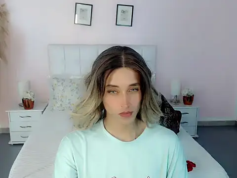 Snapshot of samantha_bliss chatting on October 20, 2025, 12:06 pm samantha bliss online show from October 20, 2025, 12:06 pm