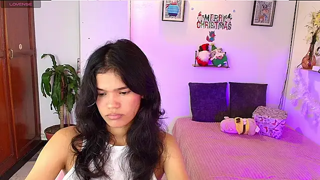 emycarver09 online show from December 16, 2025, 11:58 am