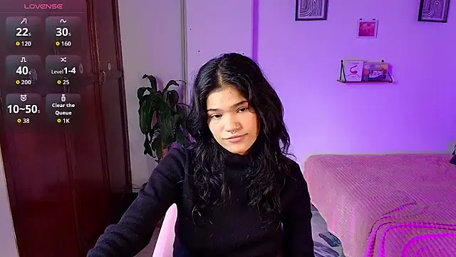 emycarver09 online show from October 25, 2025, 12:04 pm