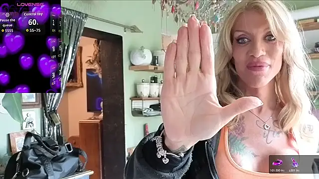 Snapshot of xl_uk_top_trans chatting on March 23, 2026, 11:32 am xl uk top trans online show from March 23, 2026, 11:32 am