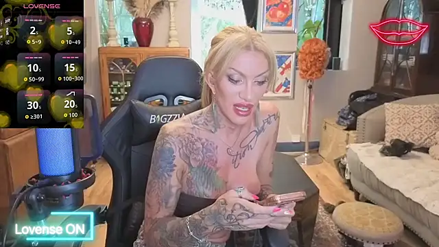 xl uk top trans online show from June 24, 2026, 11:42 am