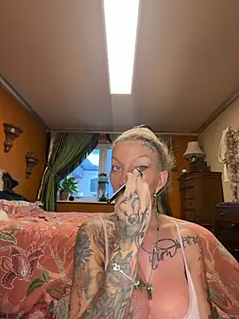 xl uk top trans online show from June 19, 2026, 7:47 am