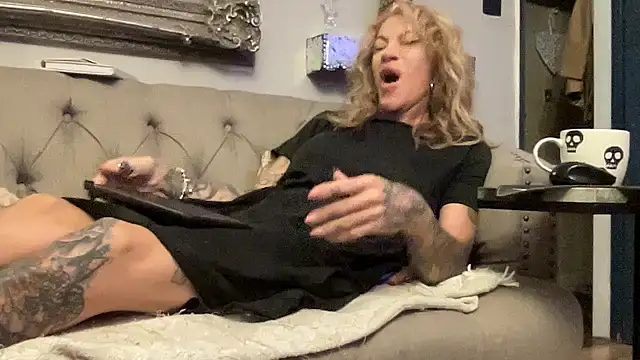 xl uk top trans online show from July 18, 2026, 6:22 am