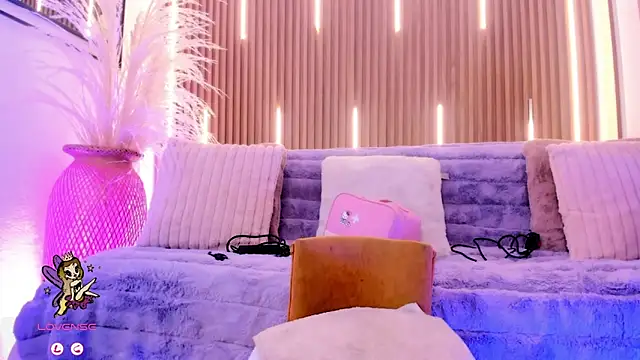 Snapshot of ArianaSantana chatting on November 24, 2025, 12:49 pm ArianaSantana online show from November 24, 2025, 12:49 pm