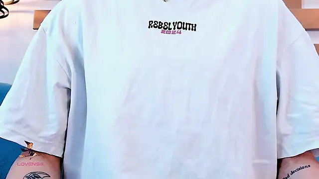 Snapshot of ArianaSantana chatting on October 30, 2025, 12:47 pm ArianaSantana online show from October 30, 2025, 12:47 pm