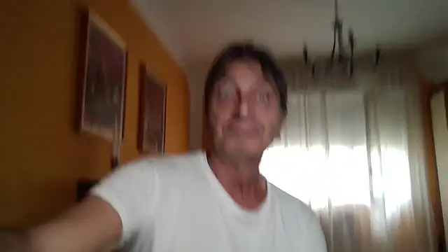 Snapshot of lattediyak chatting on September 24, 2025, 1:28 pm lattediyak online show from September 24, 2025, 1:28 pm