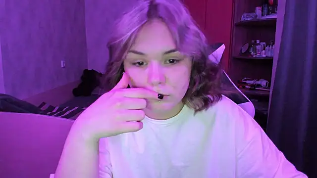 Snapshot of Sophi_gi chatting on October 18, 2025, 12:29 pm Sophi gi online show from October 18, 2025, 12:29 pm