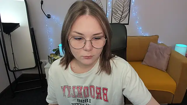 Snapshot of Sophi_gi chatting on September 15, 2025, 3:07 am Sophi gi online show from September 15, 2025, 3:07 am
